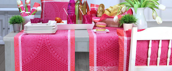 sommerliche Tischläufer pink