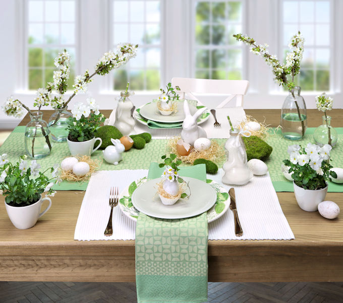  Gedeckter Tisch zu Ostern 